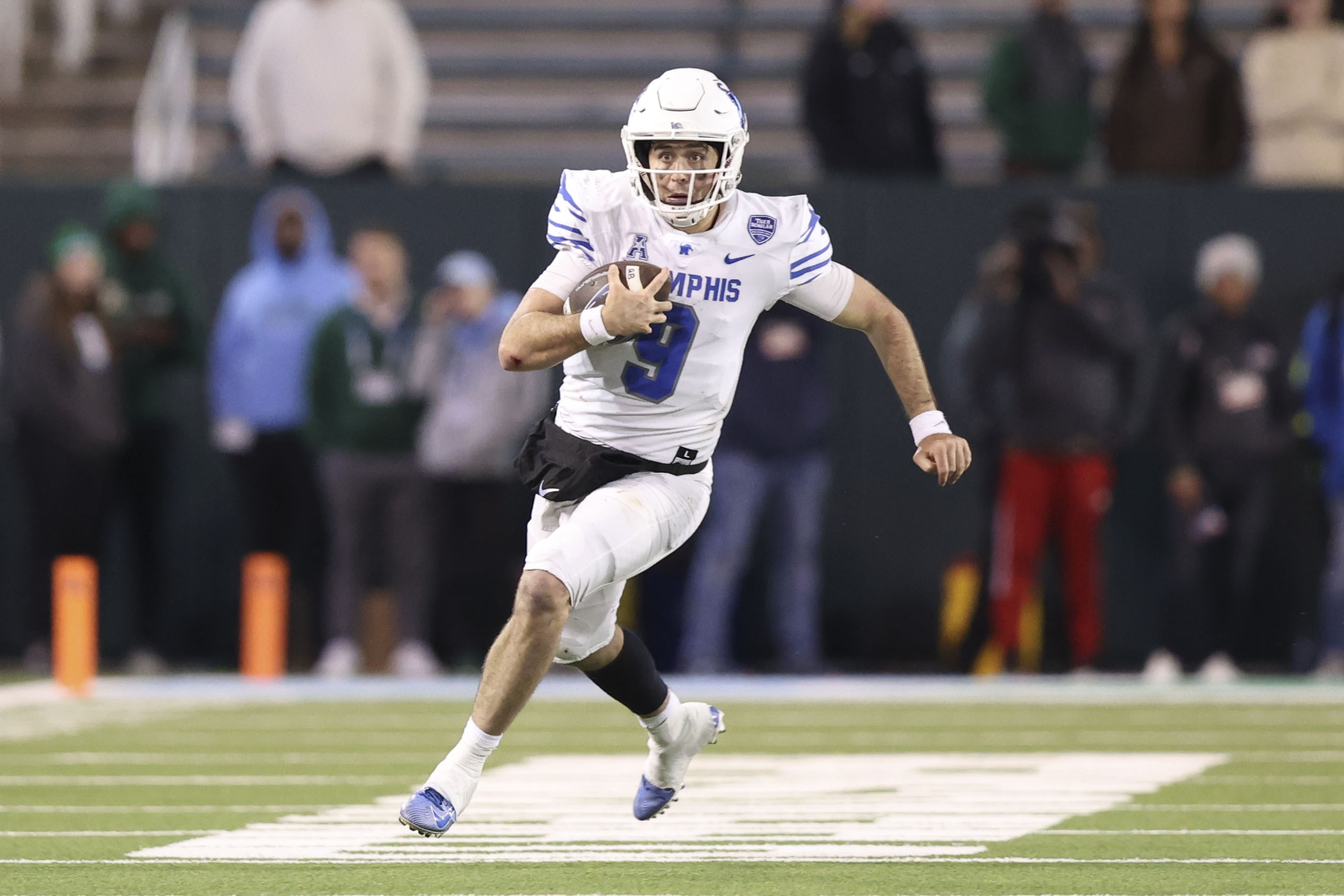 Memphis QB Henigan wrapping up record-setting career